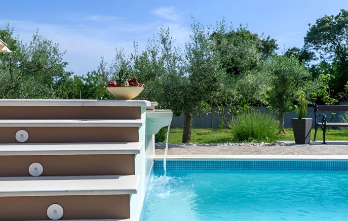 Image No.12-4 Bed Property for sale