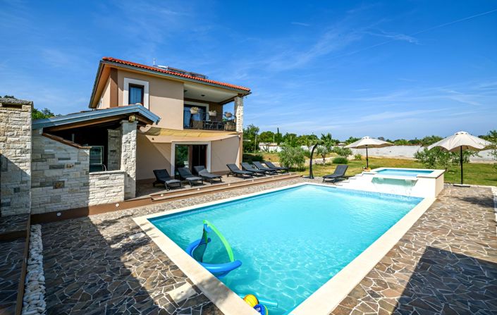 Image No.17-4 Bed Property for sale