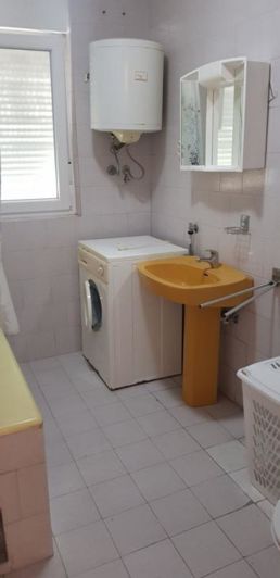 Image No.17-6 Bed Property for sale