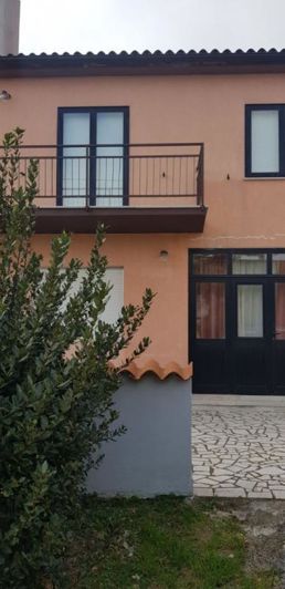 Image No.18-6 Bed Property for sale