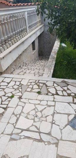 Image No.20-6 Bed Property for sale