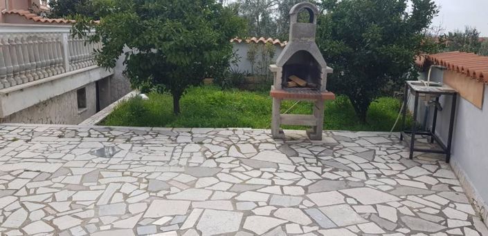 Image No.22-6 Bed Property for sale