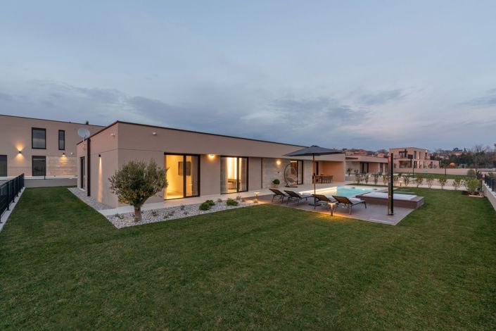 Image No.6-3 Bed Property for sale