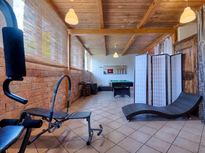 Image No.19-5 Bed Property for sale