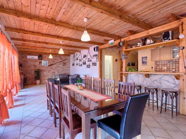 Image No.21-5 Bed Property for sale