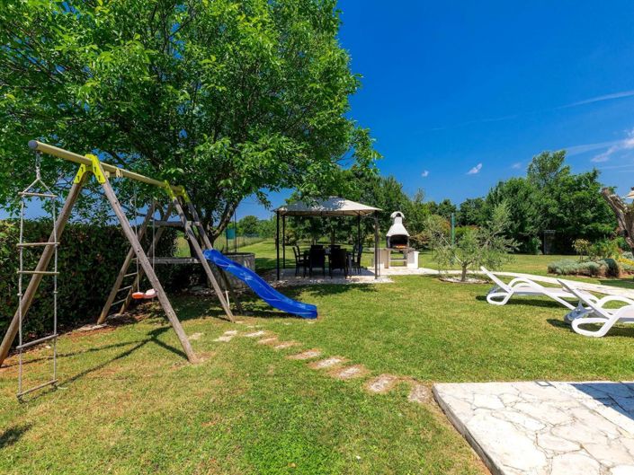 Image No.9-5 Bed Property for sale