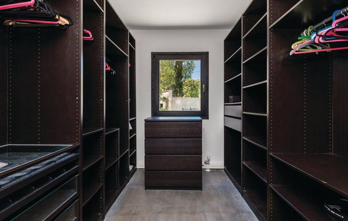 Image No.19-4 Bed Property for sale