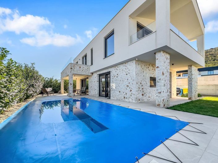 Image No.1-3 Bed Property for sale