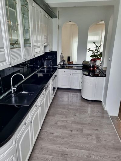 Image No.11-4 Bed Property for sale