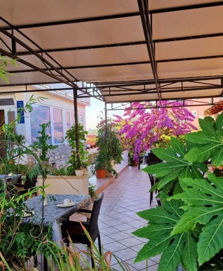 Image No.16-16 Bed Property for sale