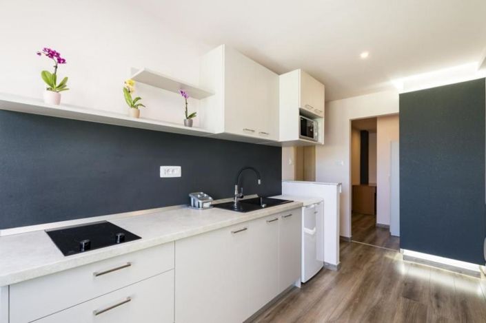 Image No.22-16 Bed Property for sale