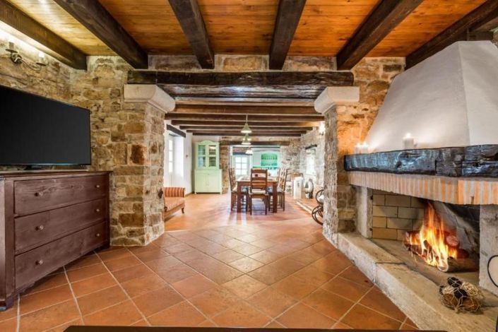 Image No.11-3 Bed Property for sale