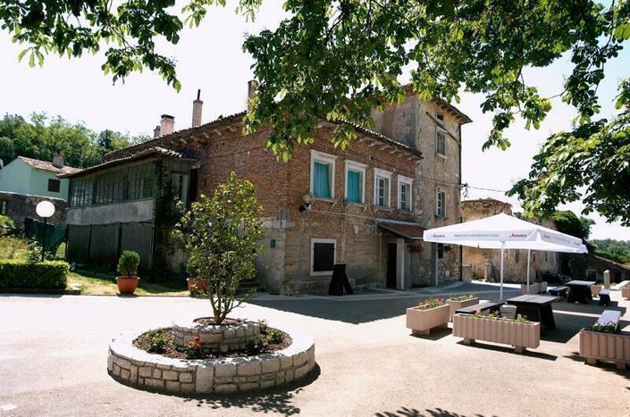 Image No.11-50 Bed Property for sale