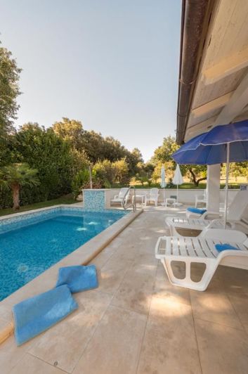 Image No.1-8 Bed Property for sale