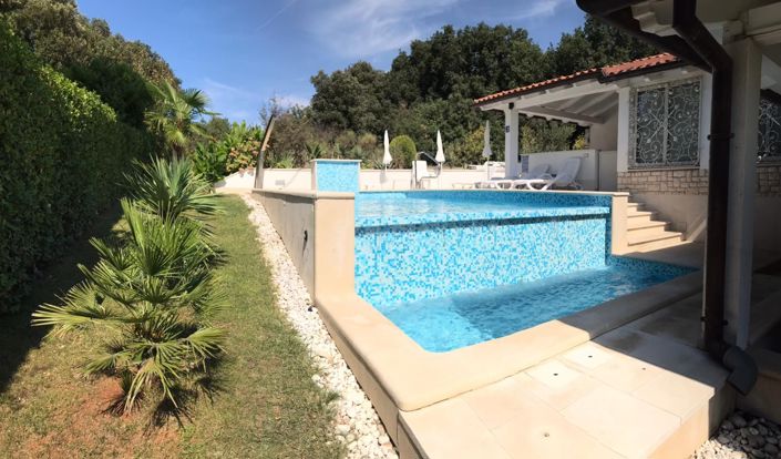 Image No.2-8 Bed Property for sale