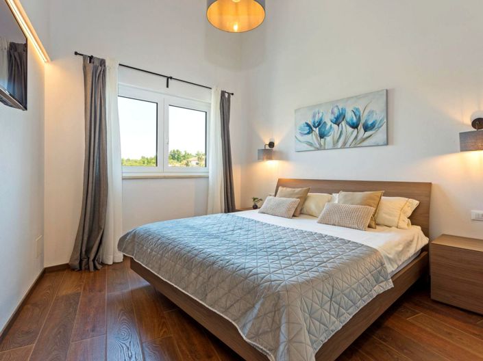 Image No.16-3 Bed Property for sale