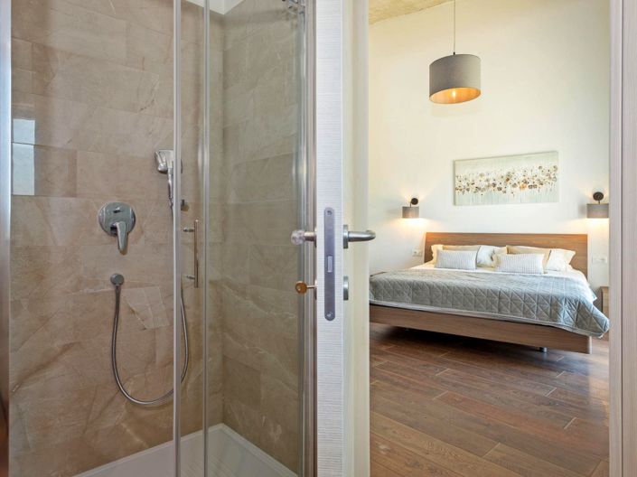 Image No.20-3 Bed Property for sale