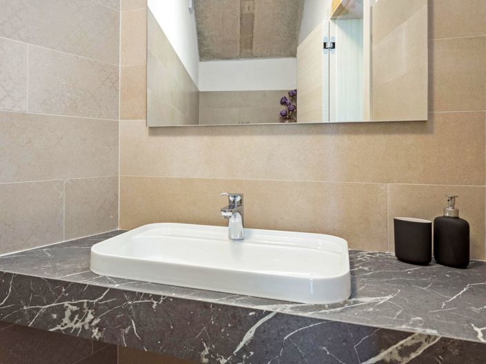 Image No.25-3 Bed Property for sale