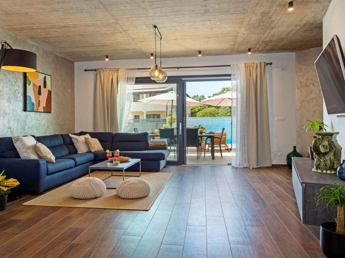 Image No.8-3 Bed Property for sale