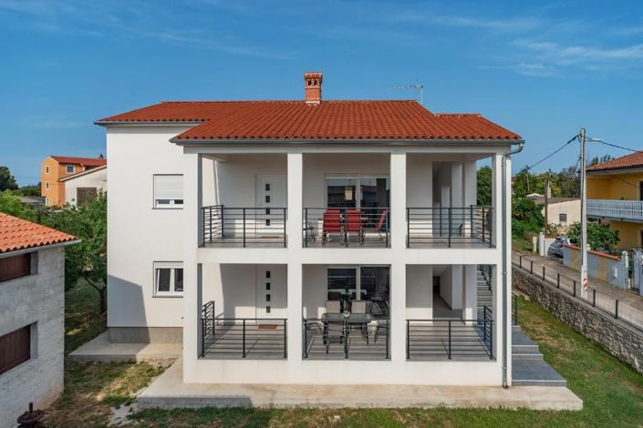 Image No.1-4 Bed Property for sale