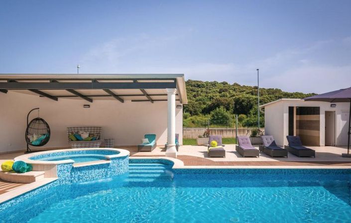 Image No.4-Propriété de 10 chambres à vendre à Pula