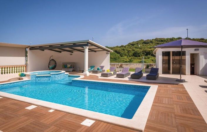 Image No.5-Propriété de 10 chambres à vendre à Pula