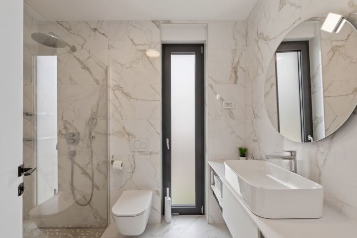 Image No.22-4 Bed Property for sale