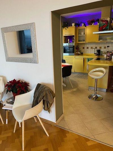 Image No.20-8 Bed Property for sale