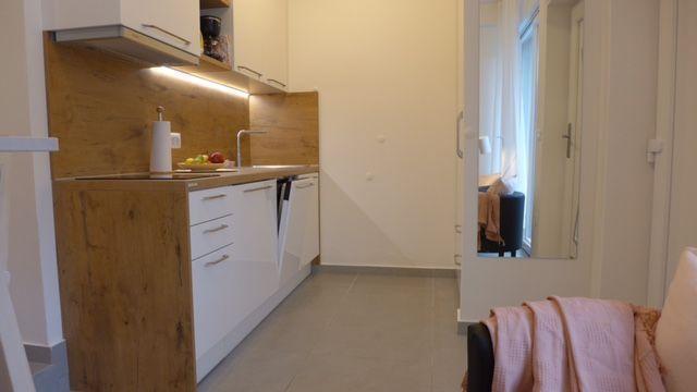 Image No.21-8 Bed Property for sale