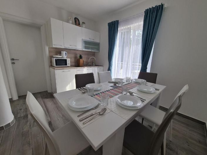 Image No.11-10 Bed Property for sale