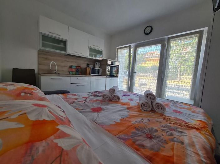 Image No.20-10 Bed Property for sale