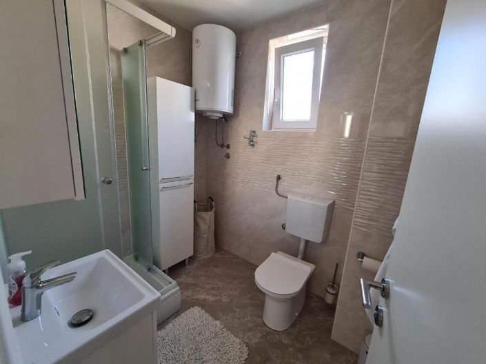 Image No.24-10 Bed Property for sale