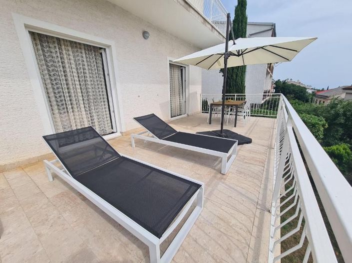 Image No.6-10 Bed Property for sale