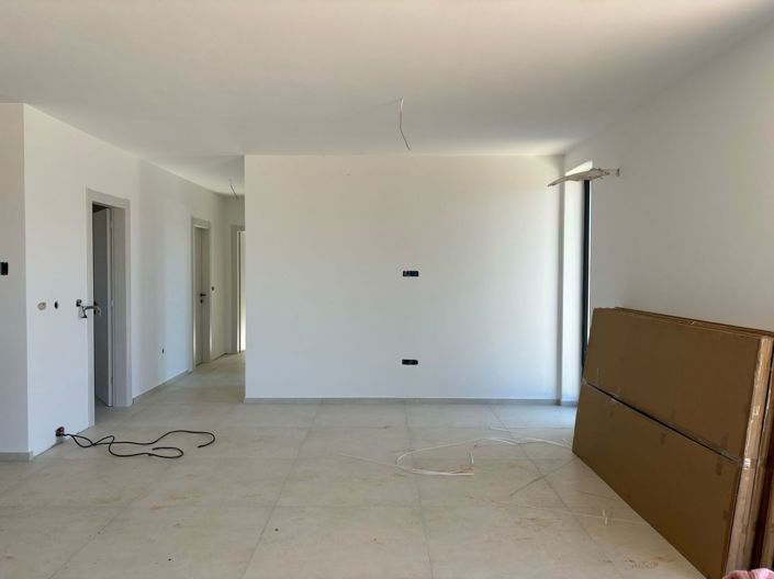 Image No.10-3 Bed Property for sale