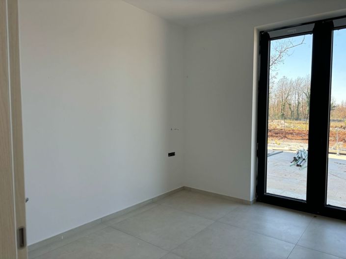 Image No.11-3 Bed Property for sale