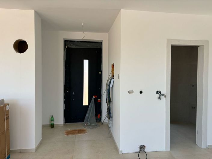 Image No.15-3 Bed Property for sale