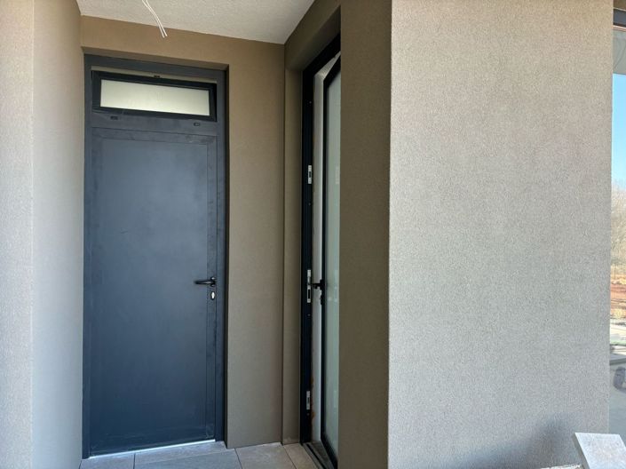 Image No.20-3 Bed Property for sale