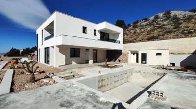 135949-523842