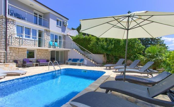 Image No.1-6 Bed Property for sale