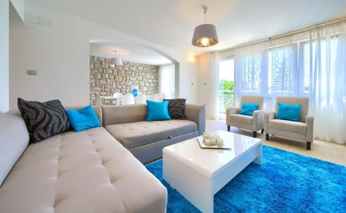 Image No.11-6 Bed Property for sale