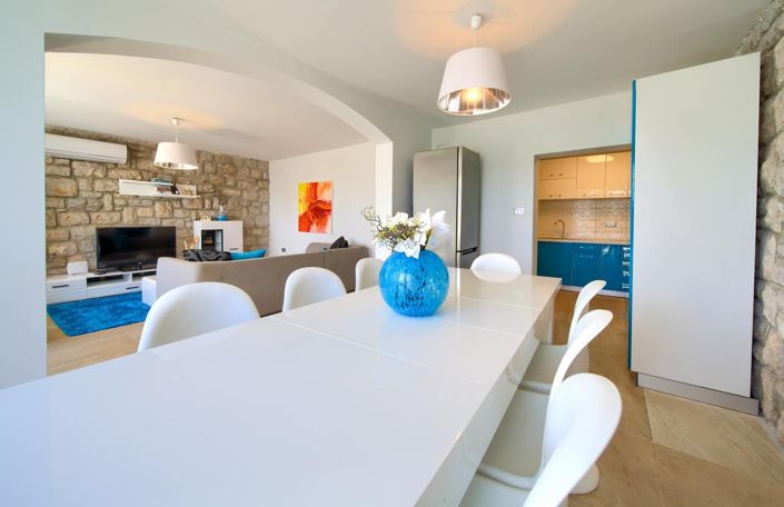 Image No.9-6 Bed Property for sale