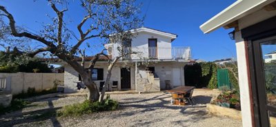 1 - Umag, Property
