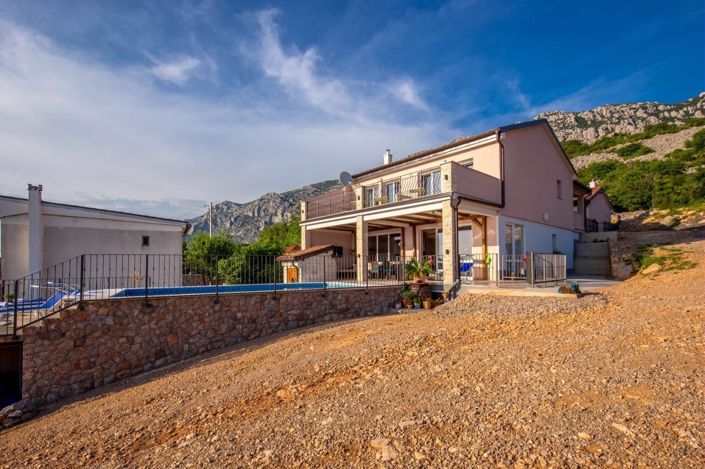 Image No.16-2 Bed Property for sale