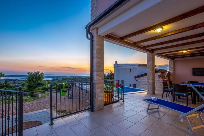 Image No.3-2 Bed Property for sale