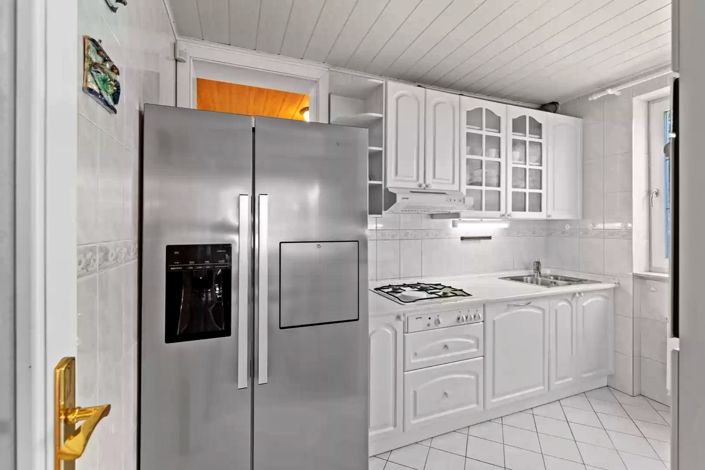 Image No.23-6 Bed Property for sale