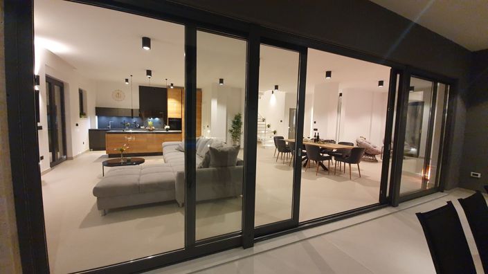 Image No.25-4 Bed Property for sale