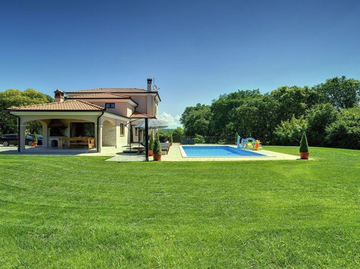 Image No.1-4 Bed Property for sale