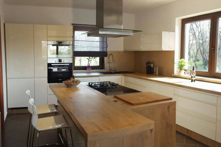 Image No.10-4 Bed Property for sale