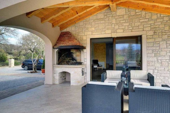 Image No.23-4 Bed Property for sale