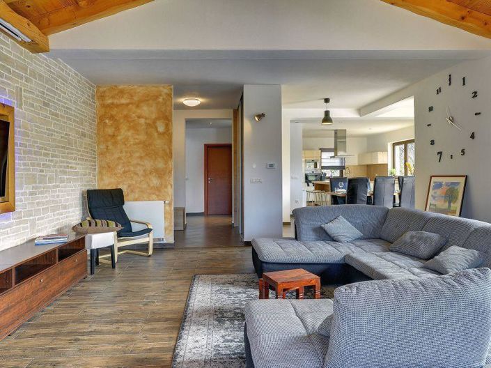 Image No.6-4 Bed Property for sale